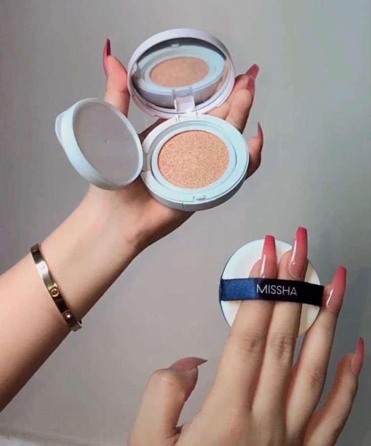 Missha Magic Cushion Moist Up n'23 ( New ) 15 g