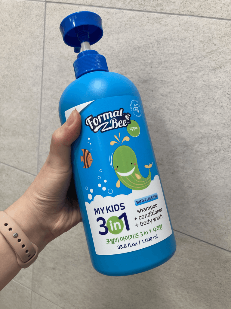 Formalbee-Kids 3 in 1 Shampoo+Conditioner+Body 
Wash 1000ml
